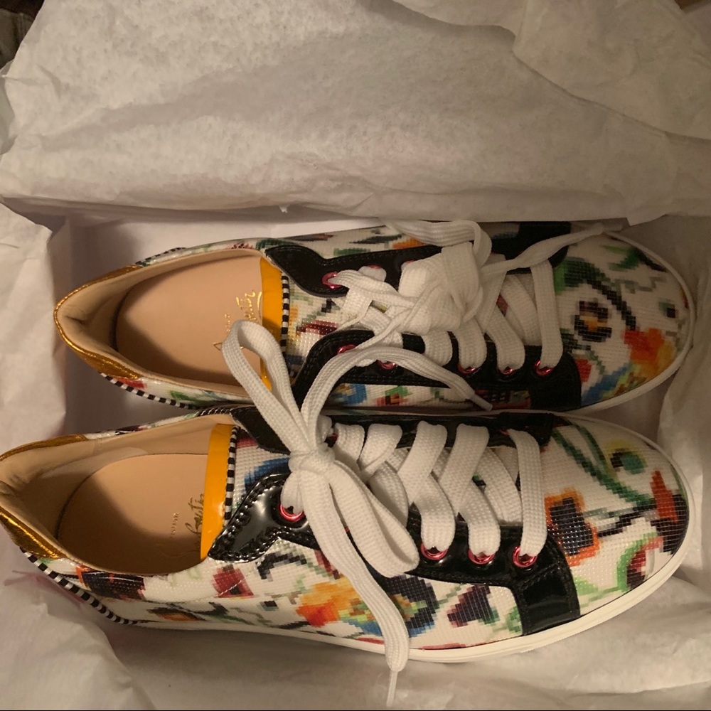 Sneakers